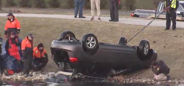 Camera ghi lại khoảnh khắc cuối cùng của cô gái mất tích bí ẩn khi đang trên đường đi dự tiệc-4