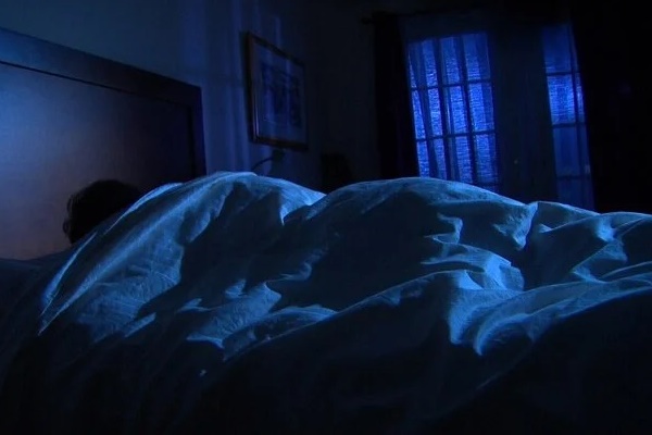 Mở nắp bồn cầu sau khi đi vệ sinh tác hại lớn đến đâu?-3