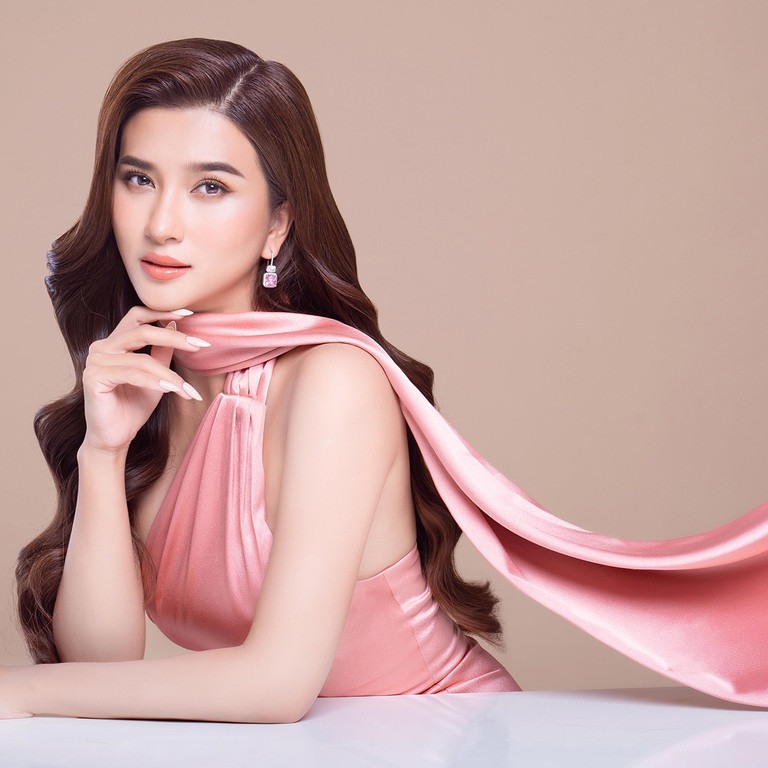 Kim Tuyến: Mẹ đơn thân gợi cảm, nhận danh hiệu NSƯT ở tuổi 36-1