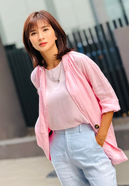 Kim Tuyến: Mẹ đơn thân gợi cảm, nhận danh hiệu NSƯT ở tuổi 36-2