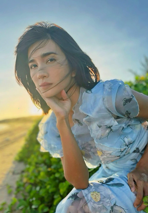 Kim Tuyến: Mẹ đơn thân gợi cảm, nhận danh hiệu NSƯT ở tuổi 36-4