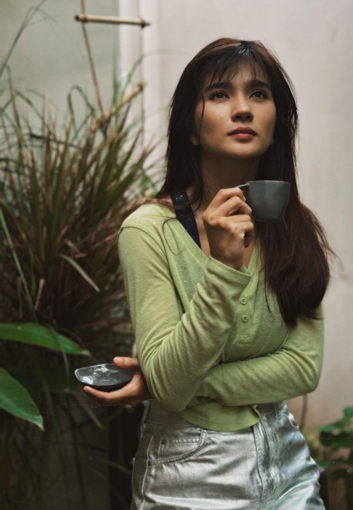 Kim Tuyến: Mẹ đơn thân gợi cảm, nhận danh hiệu NSƯT ở tuổi 36-9