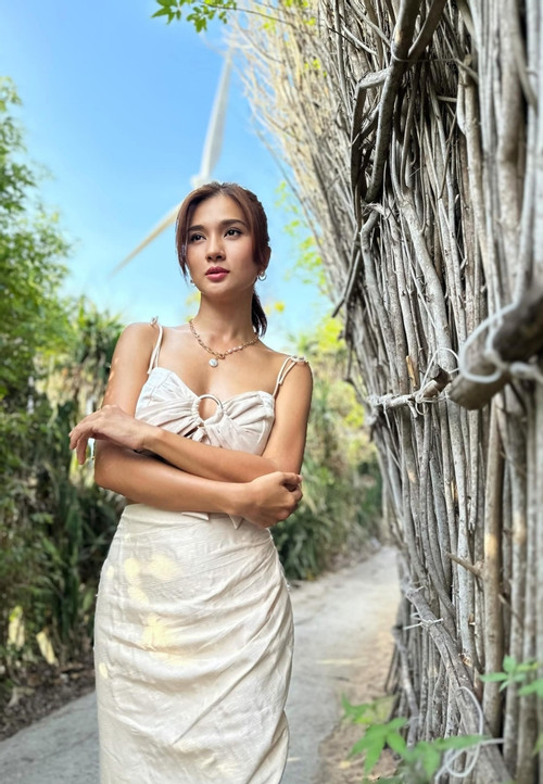 Kim Tuyến: Mẹ đơn thân gợi cảm, nhận danh hiệu NSƯT ở tuổi 36-14