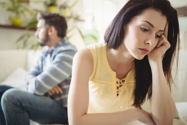 Đang do dự ly hôn, con gái nói một câu khiến tôi lập tức viết đơn-2