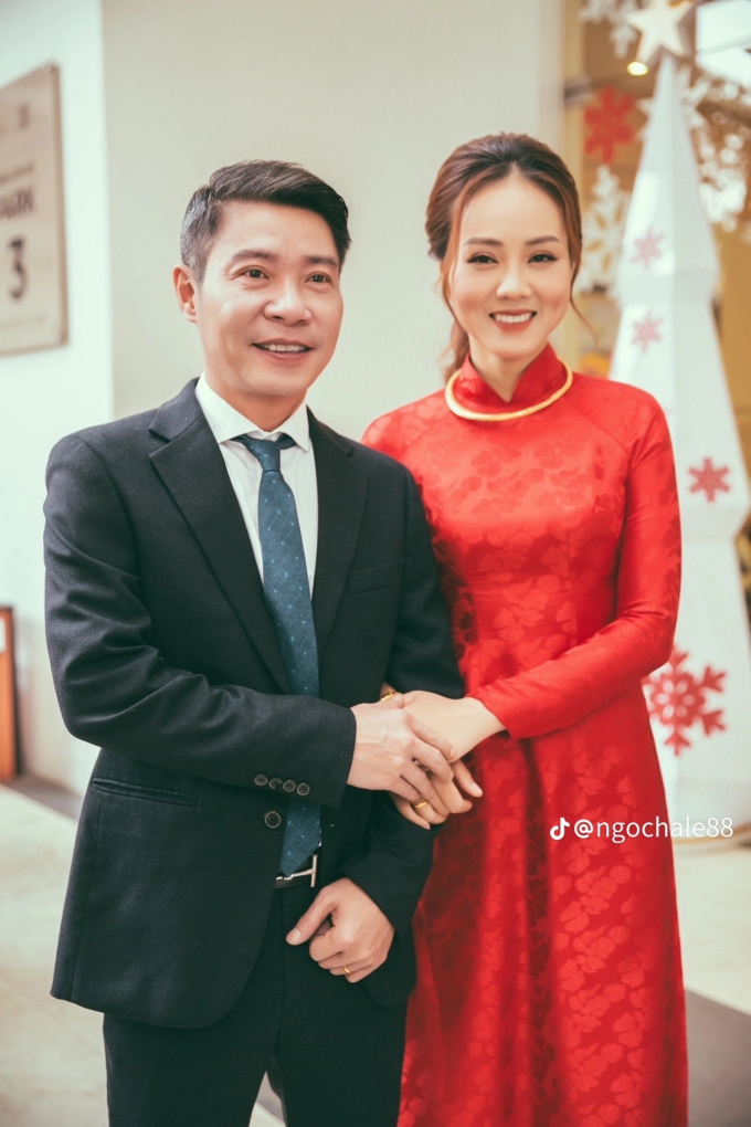 Bà xã kém 15 tuổi của NS Công Lý hé lộ loạt ảnh cưới, mong muốn điều này sau 3 năm kết hôn-5