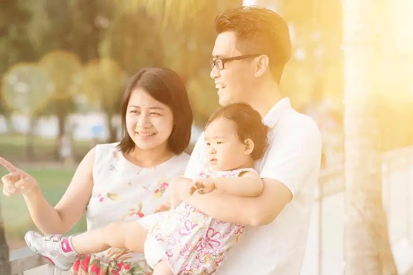 Âm thầm vào phòng mừng sinh nhật con gái 15 tuổi, hành động nhạy cảm của bé khiến tôi tức giận-6