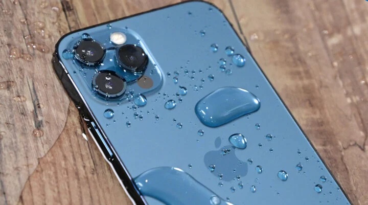 Làm gì khi iPhone của bạn bị ướt?-1