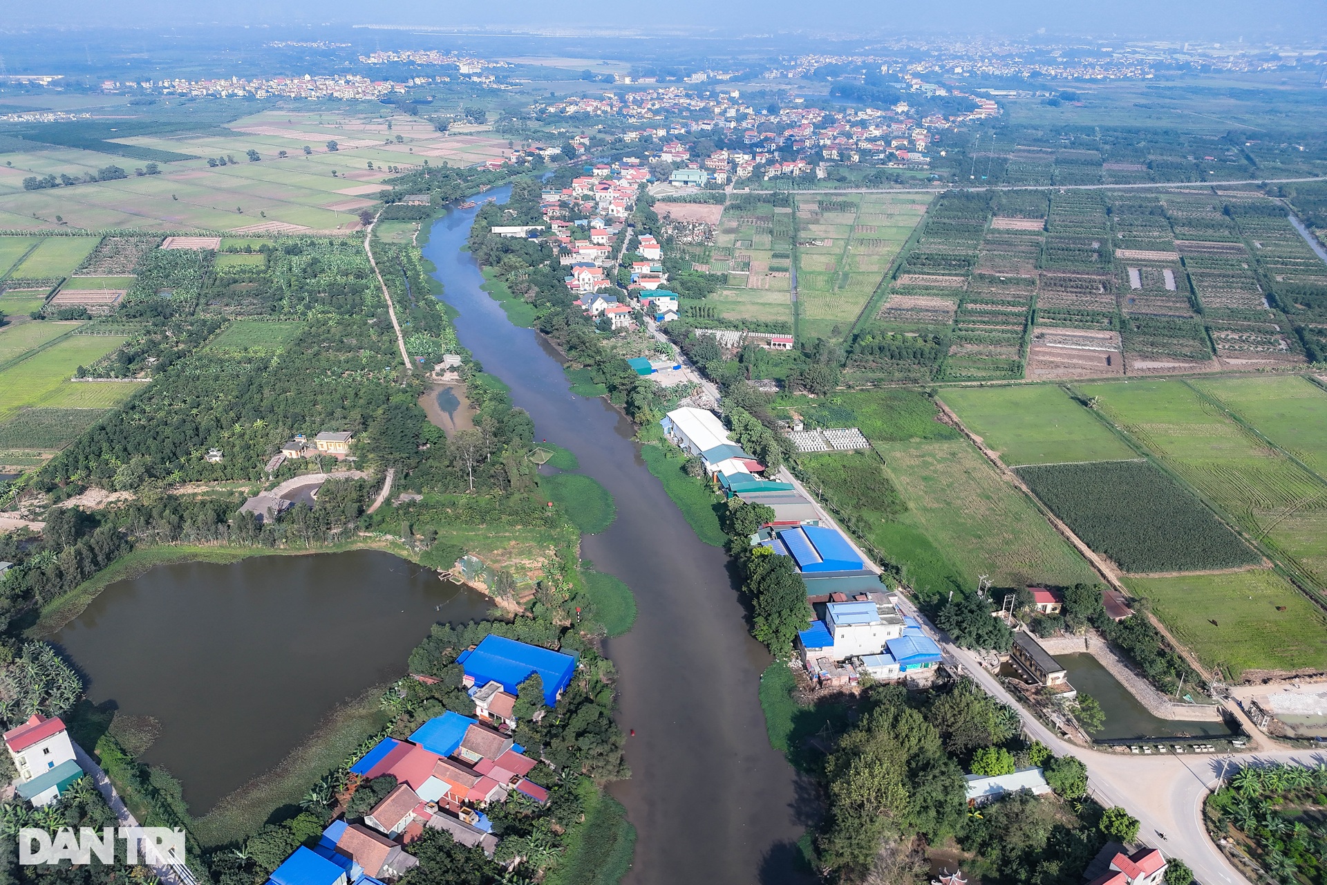 Hiện trường vụ 3 bố con tử vong trên sông Bắc Hưng Hải ở Hưng Yên-1
