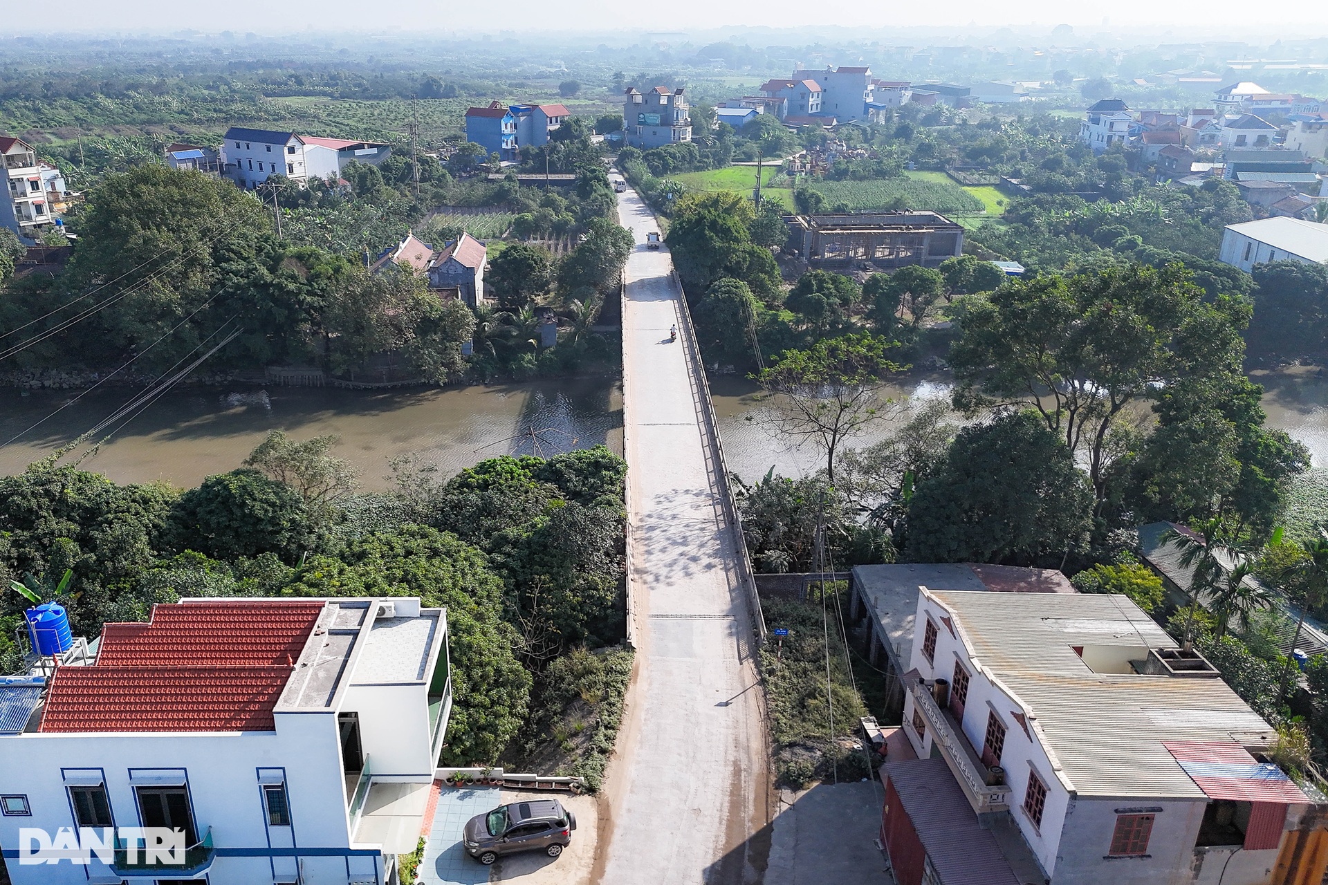 Hiện trường vụ 3 bố con tử vong trên sông Bắc Hưng Hải ở Hưng Yên-2
