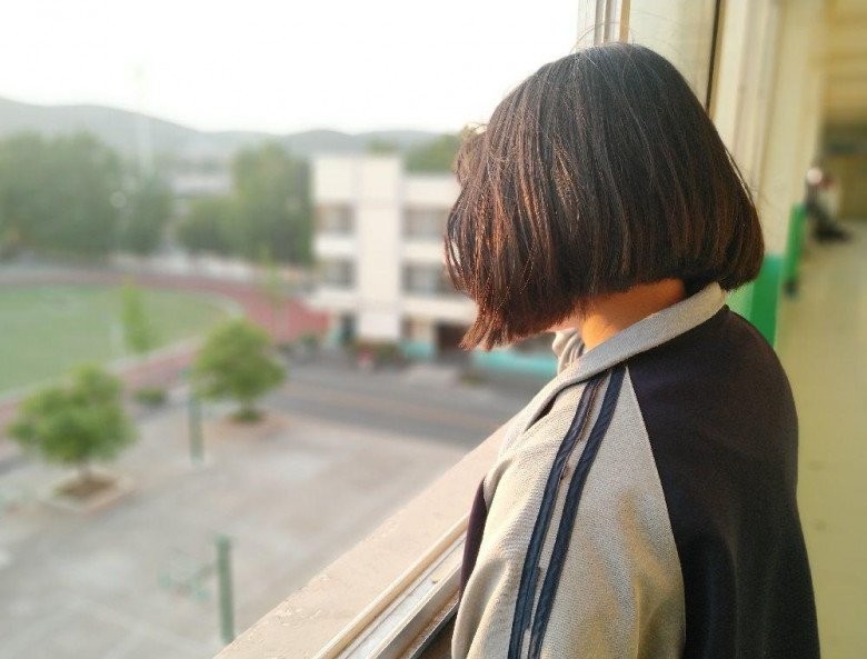 Âm thầm vào phòng mừng sinh nhật con gái 15 tuổi, hành động nhạy cảm của bé khiến tôi tức giận-2