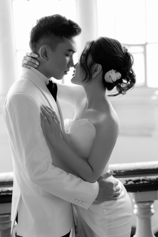 Thần đồng lắm tài nhiều tật của bóng đá Việt Nam bất ngờ kết hôn-8