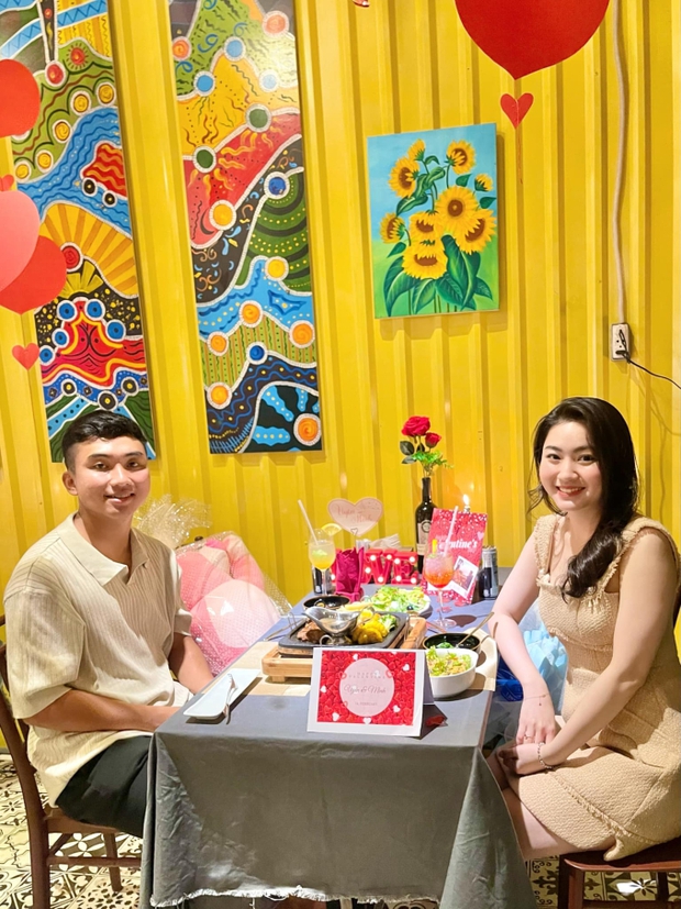 Thần đồng lắm tài nhiều tật của bóng đá Việt Nam bất ngờ kết hôn-10