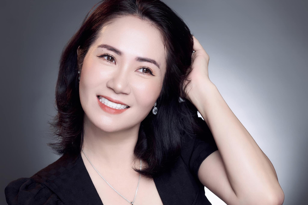 Mỹ nhân màn ảnh được phong NSƯT ở tuổi 50: Suýt ly hôn chồng nổi tiếng, U50 tuổi vẫn sinh con thứ 4-1