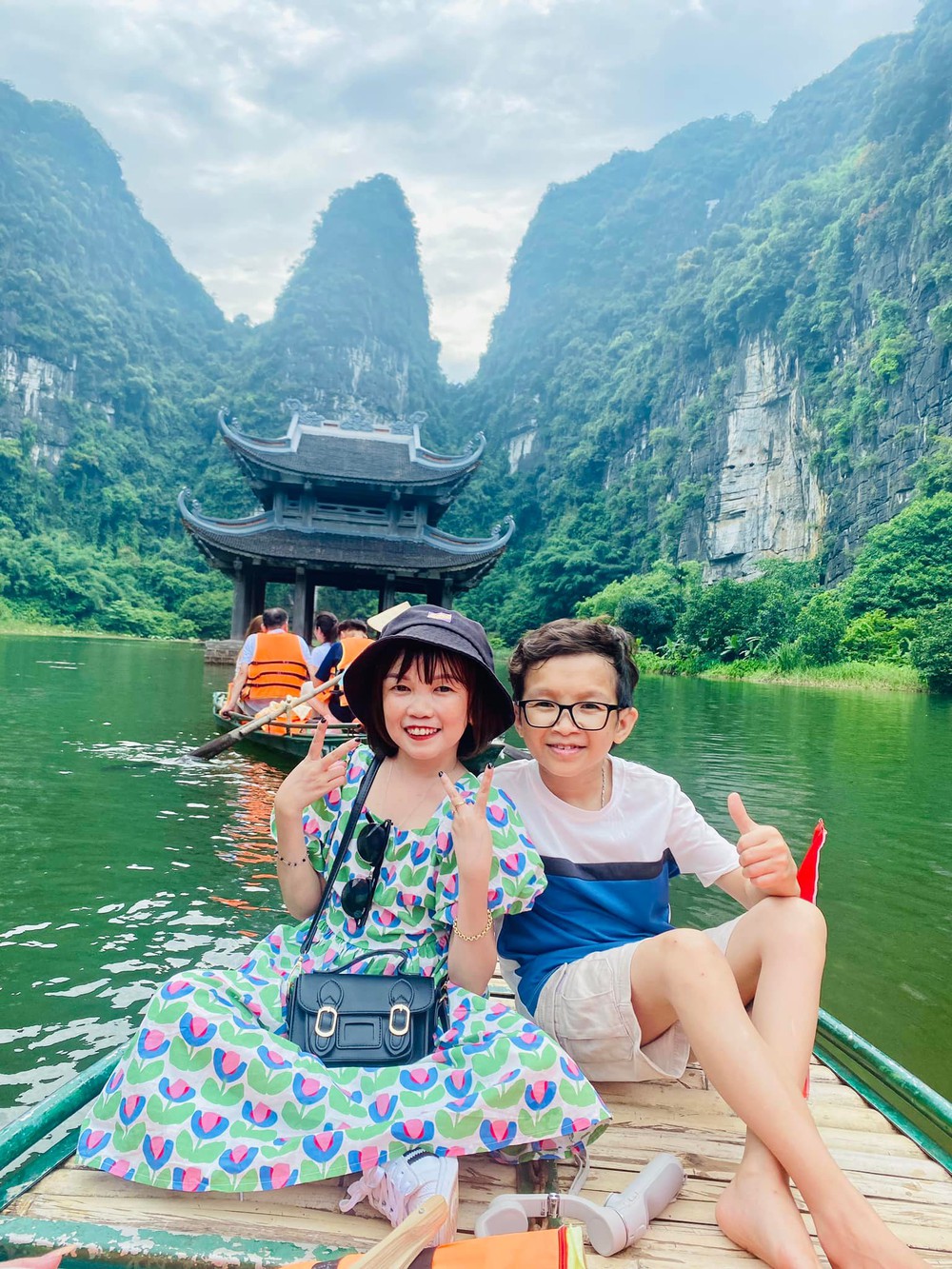 Đôi vợ chồng cao 1m20 sau 4 năm kết hôn: Mở công ty, cửa hàng kinh doanh, tặng nhau quà khủng-3