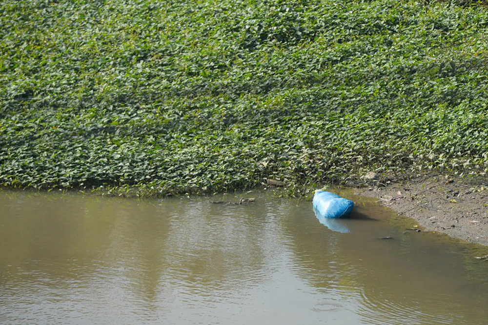 Nhân chứng vụ 3 bố con tử vong ở Hưng Yên: Nạn nhân nhỏ nhất được vớt lên trong tình trạng chân bị buộc dây-1