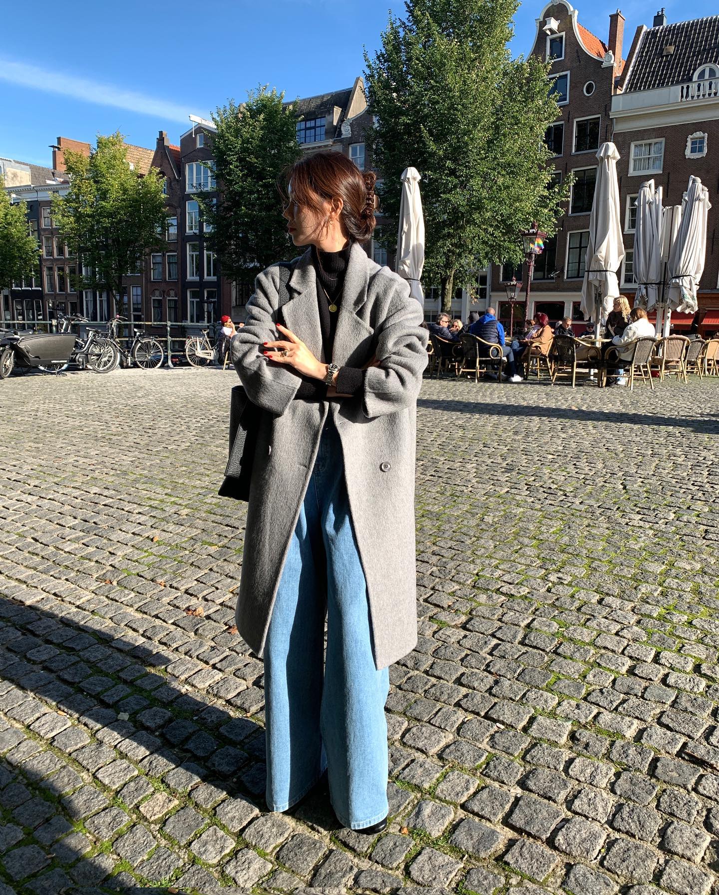 Quần jeans ống rộng đang dẫn đầu xu hướng và 10 cách diện chuẩn sành điệu-8