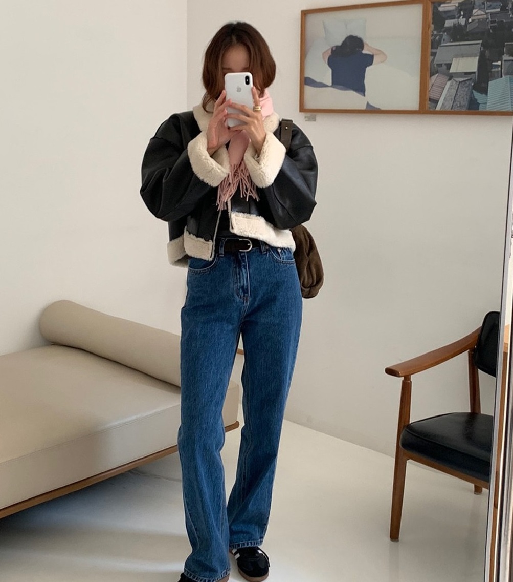 Quần jeans ống rộng đang dẫn đầu xu hướng và 10 cách diện chuẩn sành điệu-10