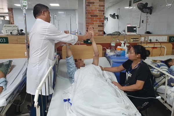 Thử hương liệu mới thuốc lá điện tử, nam thanh niên nguy kịch-1