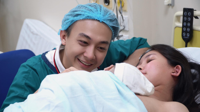 Hoa hậu Ngân Anh tiết lộ ca sinh con 12 tiếng: Không thở được và sốt rét nhiều giờ, chồng biên tập viên khóc nức nở-2