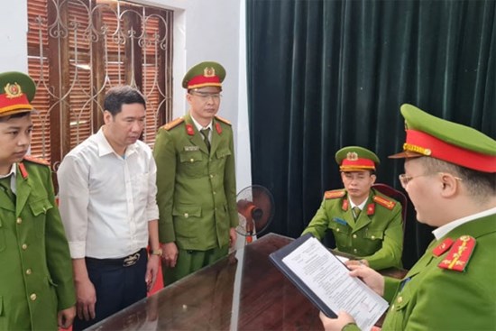 Giám đốc Kho bạc lừa của người phụ nữ hàng tỉ đồng