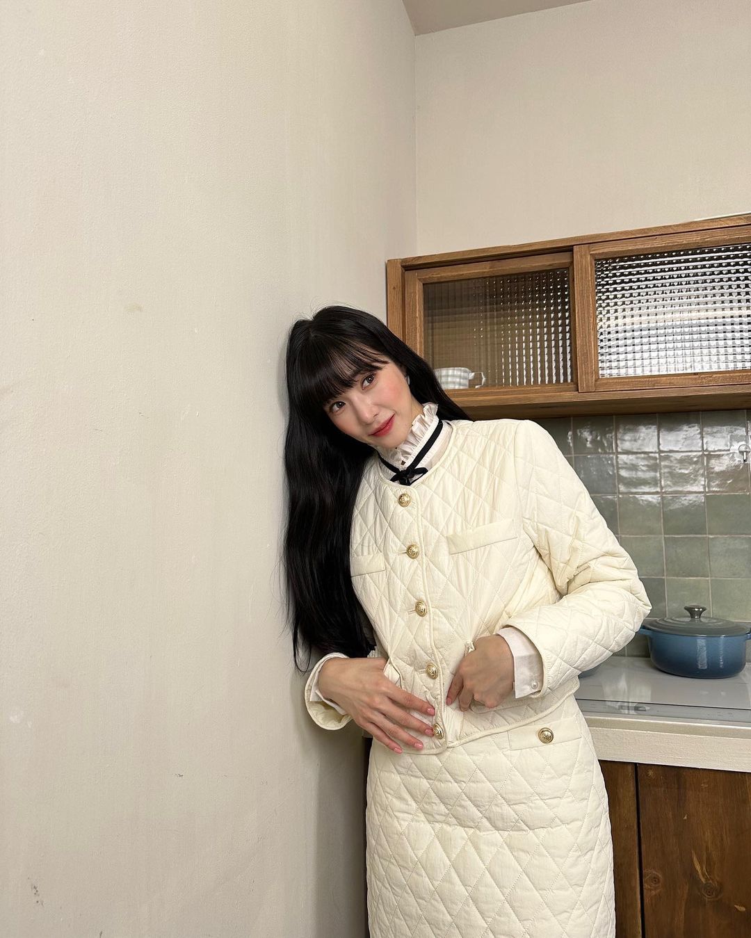 Nâng tầm style với 9 cách lên đồ mùa lạnh của sao Hàn dạo gần đây-8