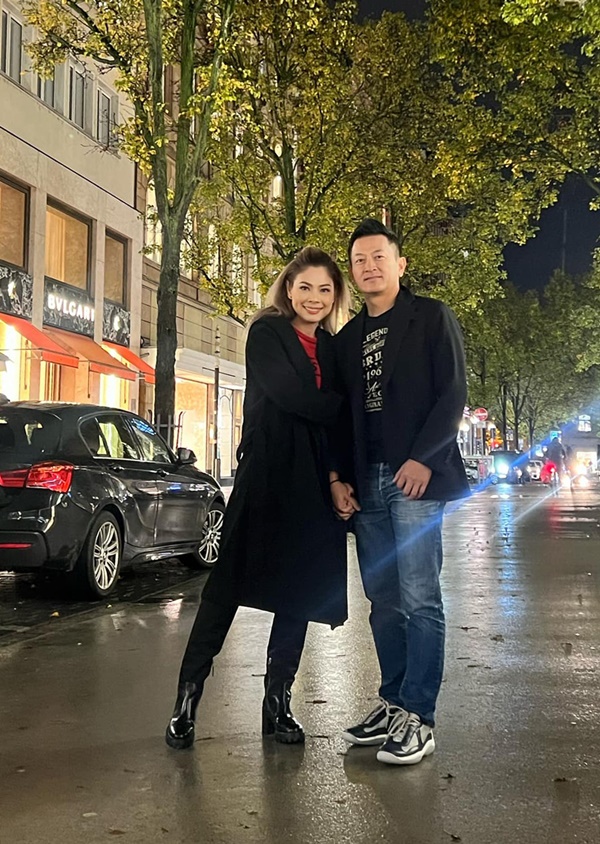 Biệt thự 2.000 m2 tại Mỹ đón Noel ấn tượng của ca sĩ Thanh Thảo-11