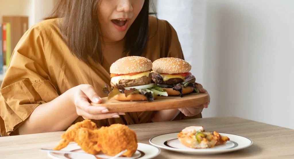 Người dễ bị tế bào ung thư tấn công thường có 5 điểm chung khi ăn uống-2
