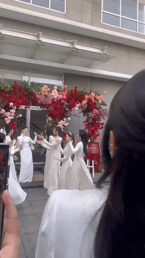 Lễ ăn hỏi của Diễm My 9X: Diệu Nhi, Ninh Dương Lan Ngọc cùng dàn phù dâu đình đám hội ngộ-2