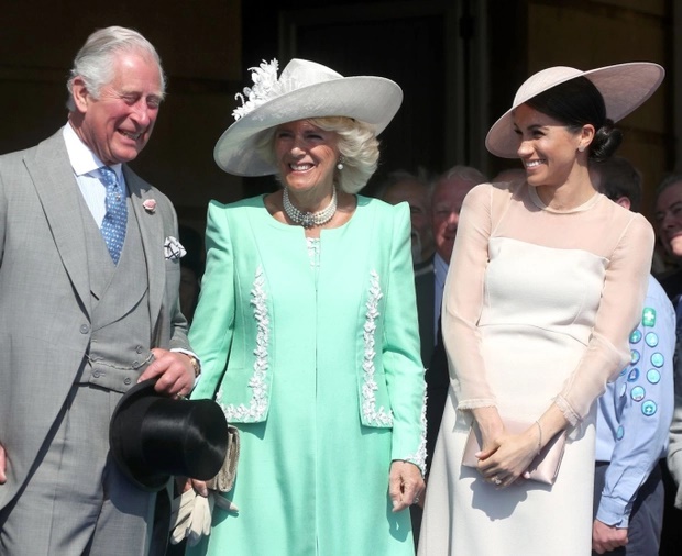 Làm ăn thua lỗ và khó khăn về tài chính, Meghan Markle muốn đoàn tụ với Hoàng gia Anh?-2