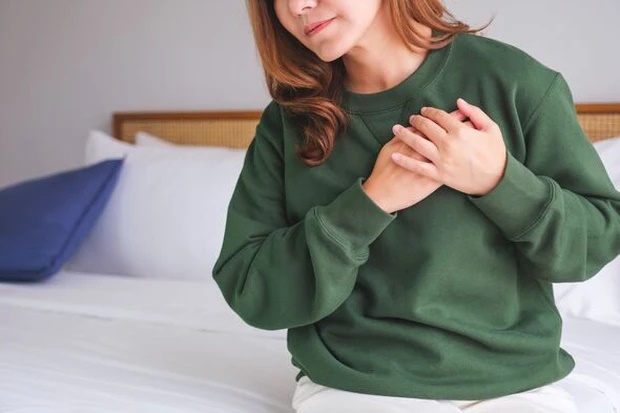 Cảm giác lạnh ở 2 vùng trên cơ thể có thể là dấu hiệu của bệnh tim, theo chuyên gia-1