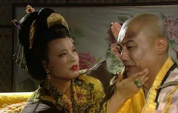 Hoàng đế có 3000 mỹ nhân, thời Võ Tắc Thiên cầm quyền thì hậu cung có bao nhiêu nam sủng?-3