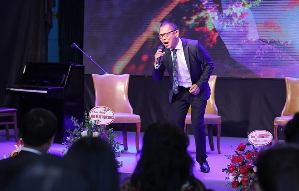 Ca sĩ được phong NSND ở tuổi 63: Đi lên từ công nhân, sống lẻ bóng, không vợ con trong căn nhà nhỏ-2