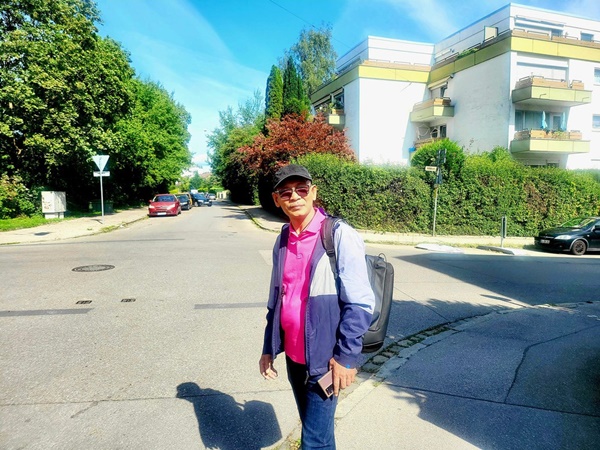 Ca sĩ được phong NSND ở tuổi 63: Đi lên từ công nhân, sống lẻ bóng, không vợ con trong căn nhà nhỏ-4