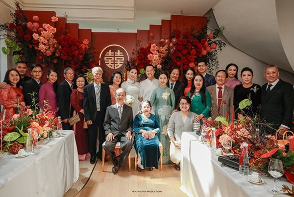 Diễm My 9x xúc động với lời dặn: Con hãy xem bố mẹ chồng như bố mẹ ruột-4