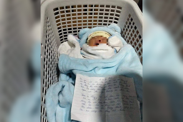 Bé gái sơ sinh bị bỏ rơi trước cổng chùa với lá thư mẹ xin lỗi con-1