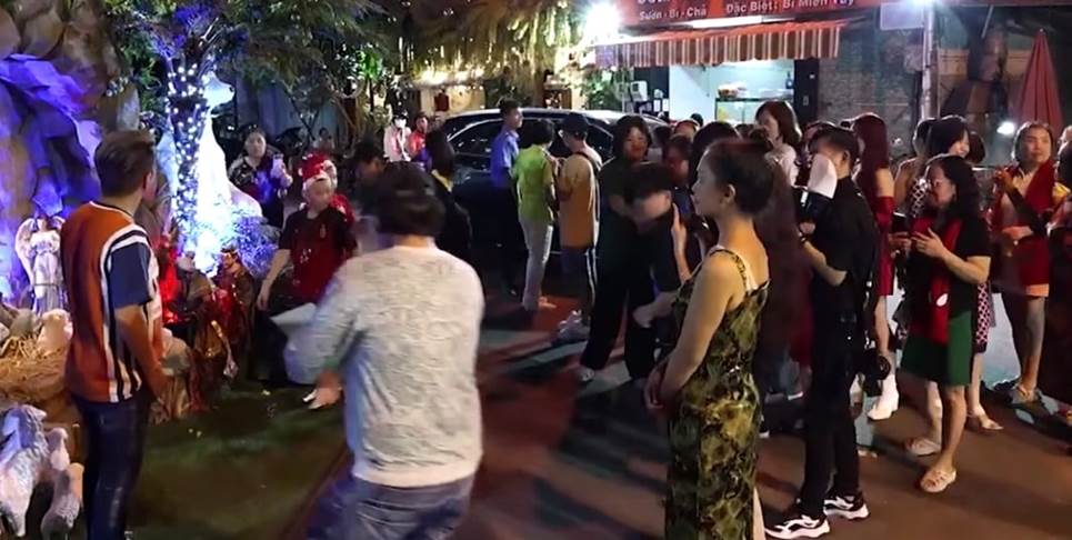 Biệt thự 60 tỷ của Đàm Vĩnh Hưng có gì mà khiến dân tình đổ xô check-in?-5