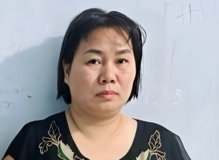 Chủ khách sạn điều hành ổ mại dâm, thuê thợ chụp ảnh các cô gái để mời gọi khách-1