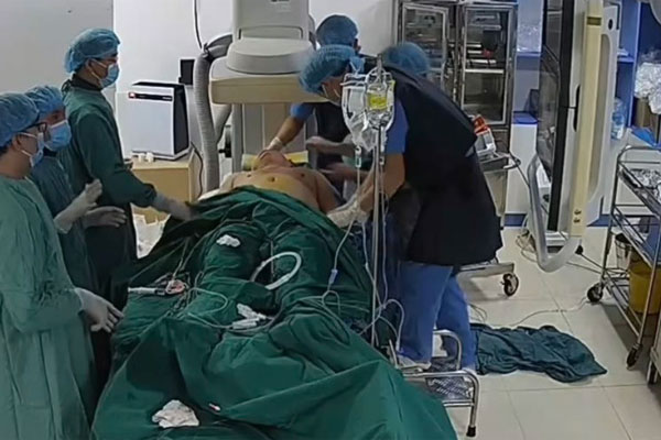 Người đàn ông chết đi sống lại 7 lần-1