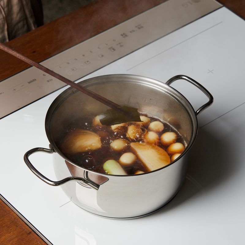 Mách bạn cách làm món trứng cút ngâm tương siêu đơn giản tại nhà, ai cũng làm được-4