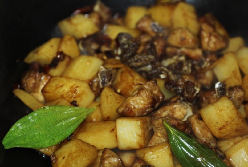 Bữa cơm mùa đông dùng sườn heo cùng loại củ này làm món ăn ngon tuyệt vị lại giúp cơ thể khỏe mạnh-4