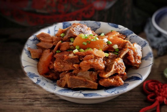 Bữa cơm mùa đông dùng sườn heo cùng loại củ này làm món ăn ngon tuyệt vị lại giúp cơ thể khỏe mạnh