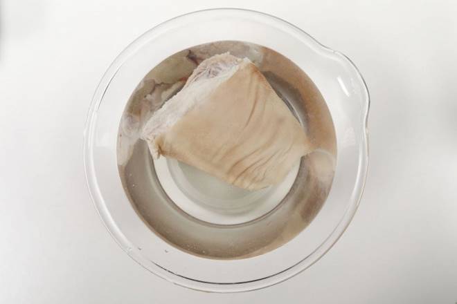 Chân giò đừng luộc nữa, cho lên nướng thế này được món thơm nức mũi cuối tuần-2