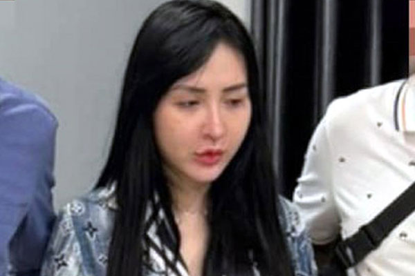 Bắt giữ cô gái chơi đêm, ngủ ngày để trốn truy nã-1