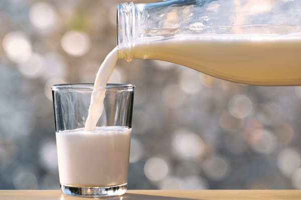 Sữa rất ngon và bổ nhưng không phải ai uống cũng tốt, nhất là người có 6 dấu hiệu này-3