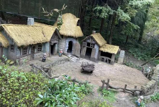 Làng người lùn bí ẩn ở Trung Quốc: Thế giới cổ tích ẩn trong rừng núi đời thực-9
