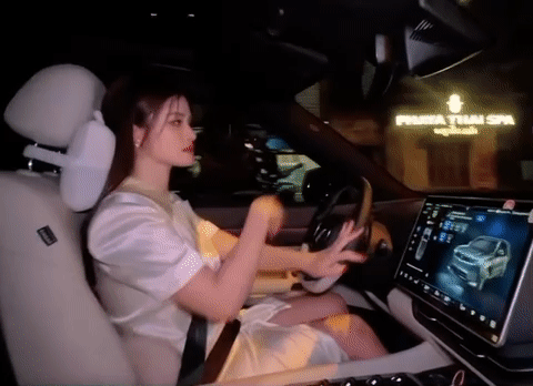 Đăng clip tự lái xe, Đông Nhi bị soi chi tiết đang mang thai lần 2?-1