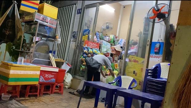 Lật tẩy chiêu trò trục lợi tình thương: Ai đang xin quà từ thiện hằng đêm?-2