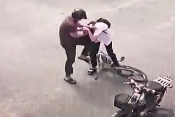 Phụ huynh đánh học sinh lớp 9 nhập viện khai chỉ muốn cảnh cáo, răn đe-3