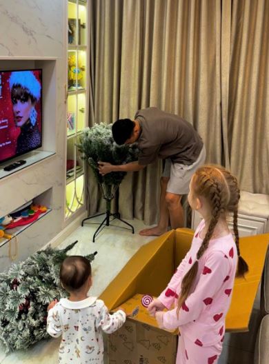 Liên tục dự bị Bùi Tiến Dũng về nhà tìm cảm giác bình yên bên vợ mẫu tây, trang hoàng nhà cửa thành quả thế nào đây?-1