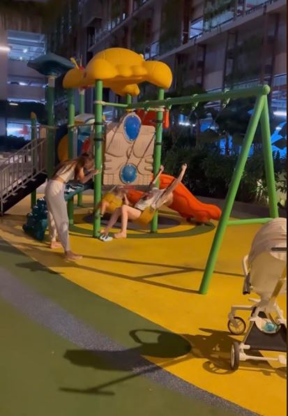 Liên tục dự bị Bùi Tiến Dũng về nhà tìm cảm giác bình yên bên vợ mẫu tây, trang hoàng nhà cửa thành quả thế nào đây?-6